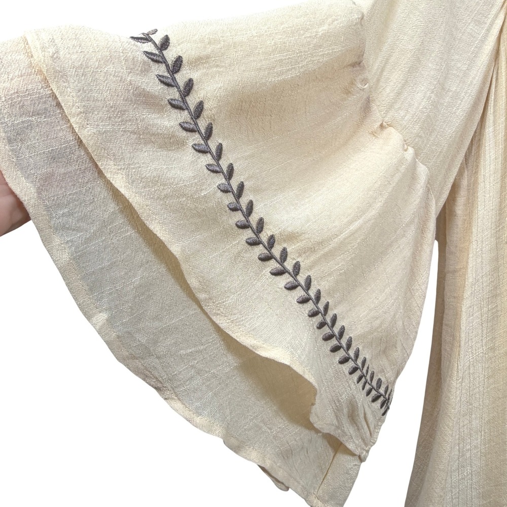 Oh Gussie‎ Tunic Blouse Embroidered Bell Sleeve Sharkbite Hem Top Cream 2XL - Picture 4 of 11